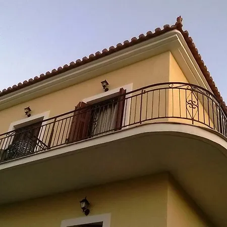 Castello * מת'וני